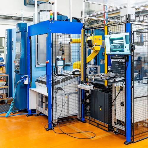 01_Basis/Bilder-Avia/machining_cell.jpg